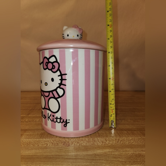 Sanrio Hello Kitty Pink Ceramic Cookie Snack Jar - Picture 4 of 5